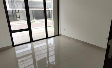 Rumah Tahap 2 PIK 2 View Langsung Danau 2Lt 10x15 4+1KT Siap Huni