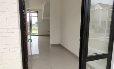 Rumah Tahap 2 PIK 2 View Langsung Danau 2Lt 10x15 4+1KT Siap Huni