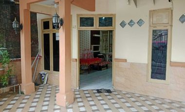 Rumah 2 Lantai Tengah Kota di Tamalate, Makassar