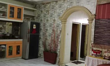 Rumah 2 Lantai Tengah Kota di Tamalate, Makassar