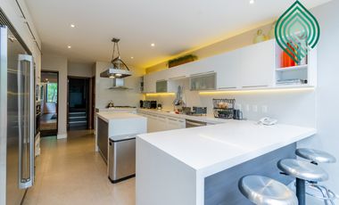 RESIDENCIA EN VENTA EN BOSQUES DE LAS LOMAS ACABADOS AAA