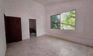 CASA AMPLIA CON EXTENSO JARDIN. FRENTE AL RIO DE TUXPAN VERACRUZ.