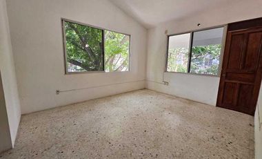 CASA AMPLIA CON EXTENSO JARDIN. FRENTE AL RIO DE TUXPAN VERACRUZ.