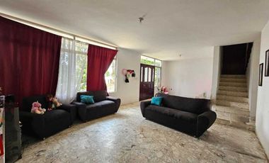 CASA AMPLIA CON EXTENSO JARDIN. FRENTE AL RIO DE TUXPAN VERACRUZ.