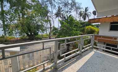 CASA AMPLIA CON EXTENSO JARDIN. FRENTE AL RIO DE TUXPAN VERACRUZ.