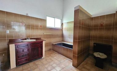 CASA AMPLIA CON EXTENSO JARDIN. FRENTE AL RIO DE TUXPAN VERACRUZ.