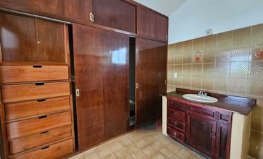 CASA AMPLIA CON EXTENSO JARDIN. FRENTE AL RIO DE TUXPAN VERACRUZ.