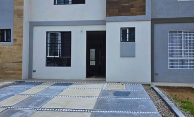 Hermosa Casa en Renta en Puerta Lisboa