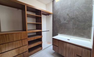 Casa en Venta en Lomas Diamante | 4 recámaras y alberca