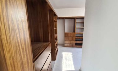 Casa en Venta en Lomas Diamante | 4 recámaras y alberca