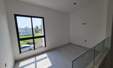 Casa en Venta en Lomas Diamante | 4 recámaras y alberca