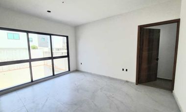 Casa en Venta en Lomas Diamante | 4 recámaras y alberca