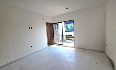 Casa en Venta en Lomas Diamante | 4 recámaras y alberca