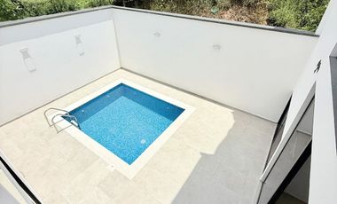 Casa con alberca, recámara en planta baja y roof garden – Monte Magno