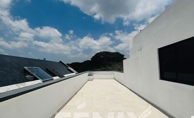 Casa con alberca, recámara en planta baja y roof garden – Monte Magno