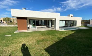 Casa  en alquiler
