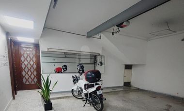 CASA CON USO DE SUELO EN LA ANZURES