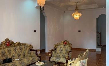 DIJUAL CEPAT Rumah 2,5 lantai di kompleks perumahan Sariwangi Bandung