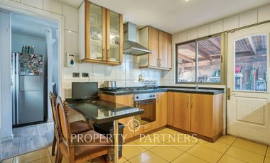 Venta de Hermosa casa en Condominio, comuna Peñalolén