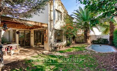 Venta de Hermosa casa en Condominio, comuna Peñalolén