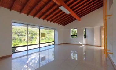 ARRIENDO de OFICINAS en EL RETIRO