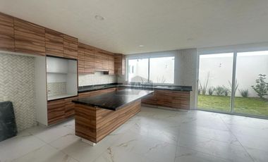 Casa en condominio en venta en San Salvador Tizatlalli, Metepec, México