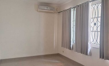 DISEWAKAN RUMAH 2 LANTAI DI TAMPAK SIRING PERUMAHAN DAAN MOGOT BARU