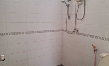 DISEWAKAN RUMAH 2 LANTAI DI TAMPAK SIRING PERUMAHAN DAAN MOGOT BARU