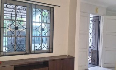 DISEWAKAN RUMAH 2 LANTAI DI TAMPAK SIRING PERUMAHAN DAAN MOGOT BARU