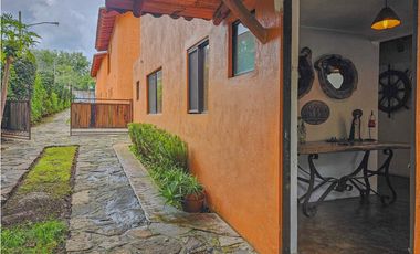 CASA AMUEBLADA EN RENTA CON JARDIN Y JACUZZI EN VALLE DE BRAVO