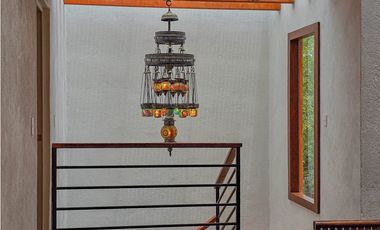 CASA AMUEBLADA EN RENTA CON JARDIN Y JACUZZI EN VALLE DE BRAVO