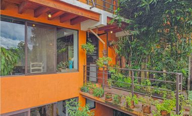 CASA AMUEBLADA EN RENTA CON JARDIN Y JACUZZI EN VALLE DE BRAVO