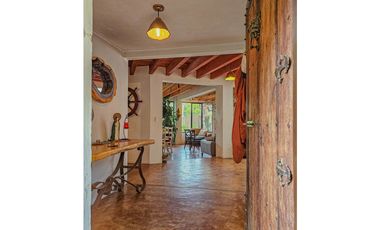 CASA AMUEBLADA EN RENTA CON JARDIN Y JACUZZI EN VALLE DE BRAVO