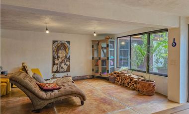 CASA AMUEBLADA EN RENTA CON JARDIN Y JACUZZI EN VALLE DE BRAVO