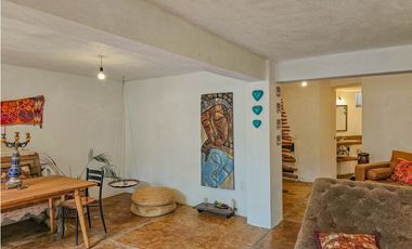 CASA AMUEBLADA EN RENTA CON JARDIN Y JACUZZI EN VALLE DE BRAVO