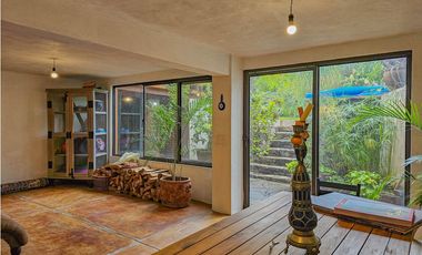CASA AMUEBLADA EN RENTA CON JARDIN Y JACUZZI EN VALLE DE BRAVO