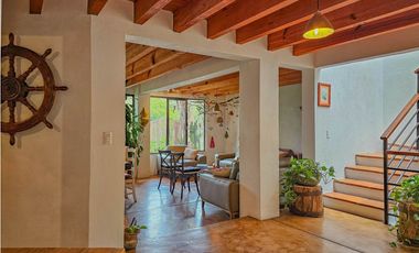 CASA AMUEBLADA EN RENTA CON JARDIN Y JACUZZI EN VALLE DE BRAVO