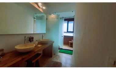 CASA EN RENTA CON CASCADA EN AVNDARO, VALLE DE BRAVO