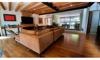 CASA EN RENTA CON CASCADA EN AVNDARO, VALLE DE BRAVO