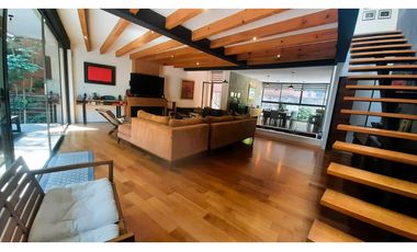 CASA EN RENTA CON CASCADA EN AVNDARO, VALLE DE BRAVO