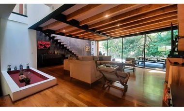 CASA EN RENTA CON CASCADA EN AVNDARO, VALLE DE BRAVO