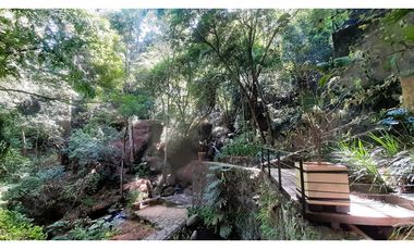 CASA EN RENTA CON CASCADA EN AVNDARO, VALLE DE BRAVO
