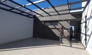 Casa en VENTA en La Postal