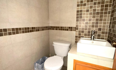 Venta de oficina Amueblada con inquilino en Edificio Juarez 2509