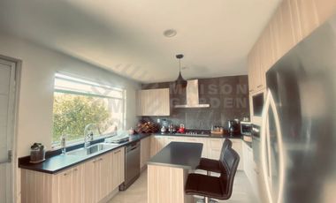 Casa en Venta o Renta en Aqua 1, en esquina