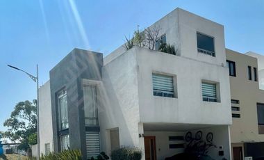 Casa en Venta o Renta en Aqua 1, en esquina
