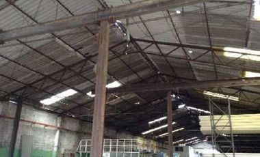 Nave industrial con oficinas en Venta.