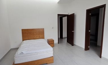 Casa en venta una planta en  esquina Mérida Yucatán, Residencial del Mayab
