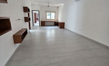 Casa en venta una planta en  esquina Mérida Yucatán, Residencial del Mayab