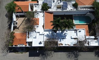 Casa en venta una planta en  esquina Mérida Yucatán, Residencial del Mayab